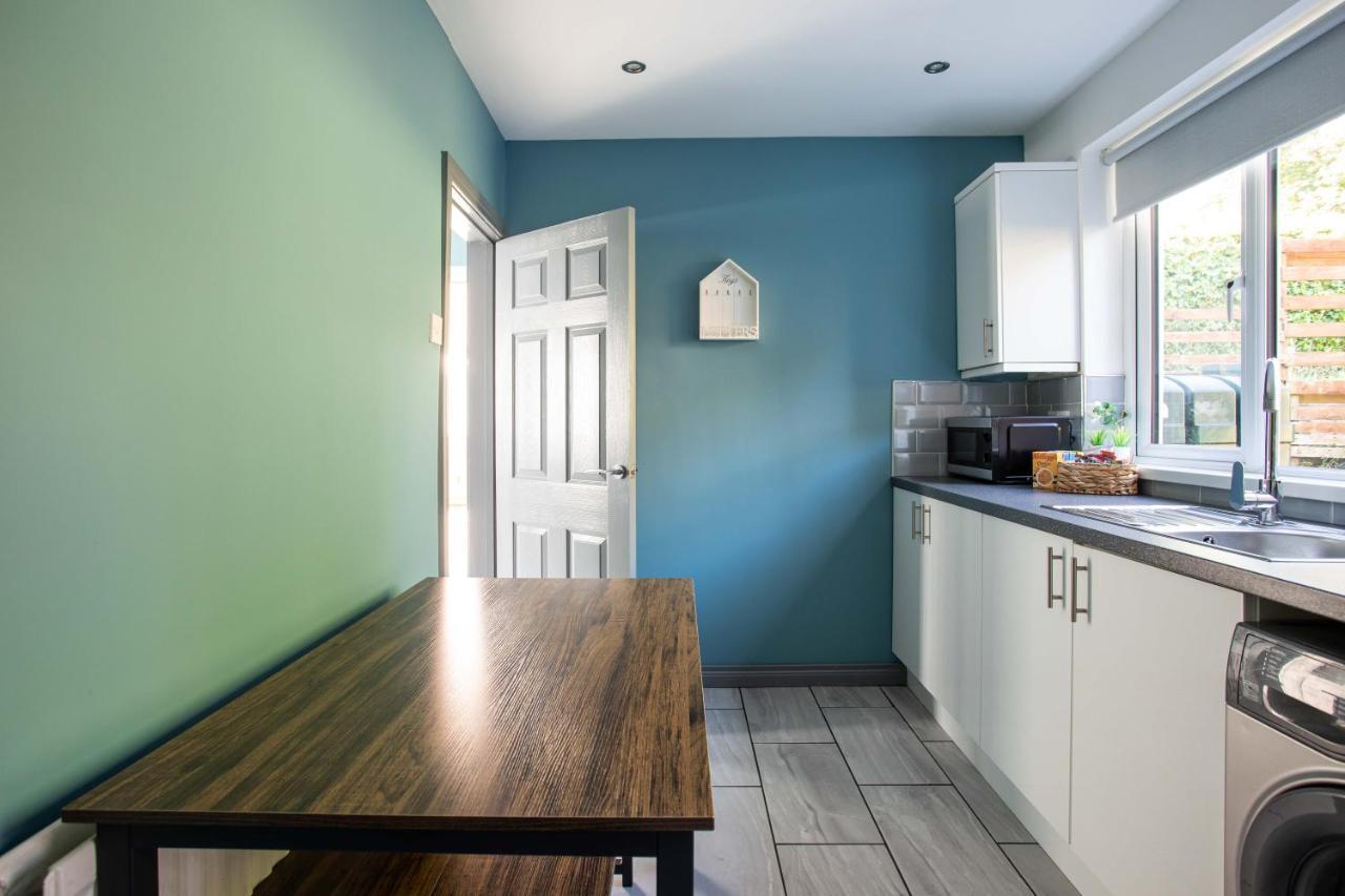 Fully Refurbished North Belfast Home Exterior photo